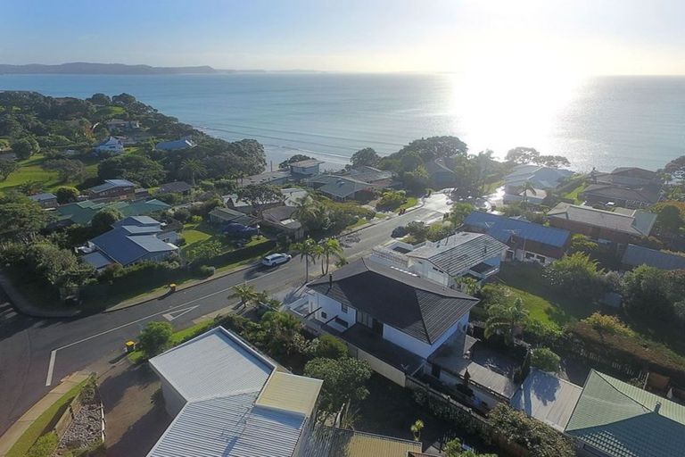 Photo of property in 3 Elgin Place, Red Beach, 0932