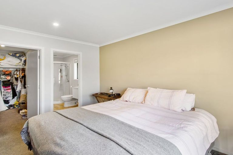 Photo of property in 16 Eric Batchelor Place, Waimate, 7924