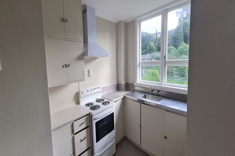 Photo of property in 12-14a Worcester Place, Cannons Creek, Porirua, 5024