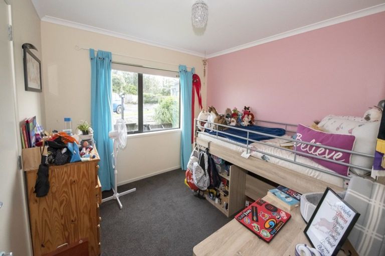 Photo of property in 8 Dunbar Place, Highlands Park, New Plymouth, 4312