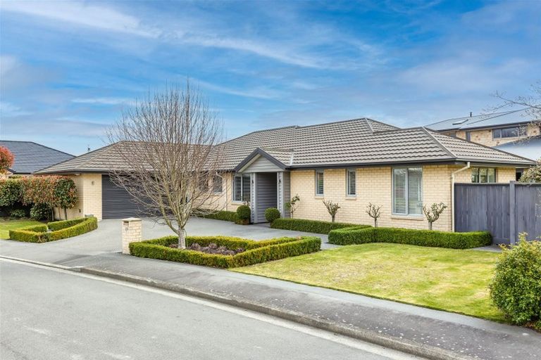 Photo of property in 17 Breton Close, Northwood, Christchurch, 8051