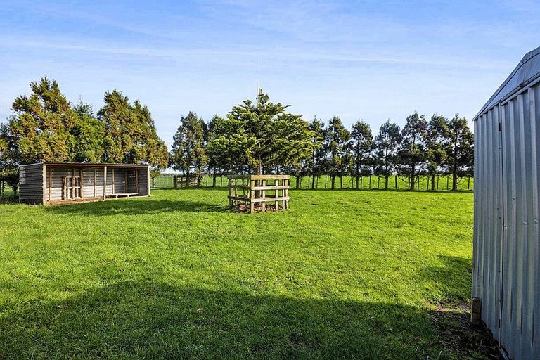 Photo of property in 393 Ketemarae Road, Normanby, Hawera, 4675