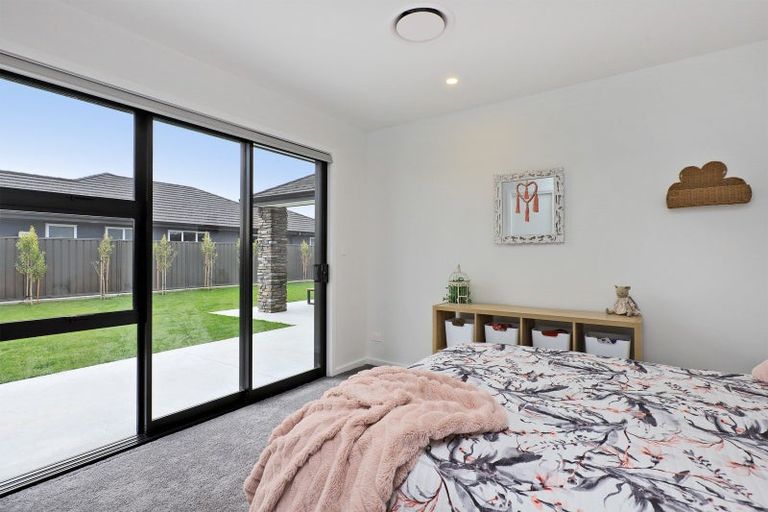 Photo of property in 40 Aspiring Drive, Poraiti, Napier, 4112