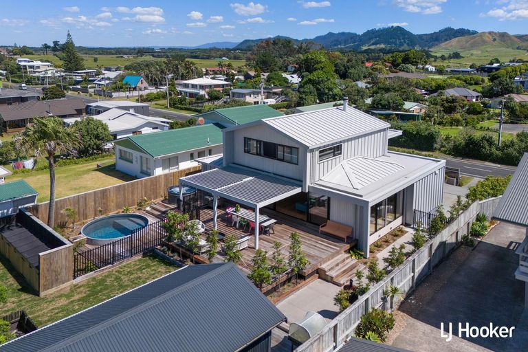 Photo of property in 55 Seaforth Road, Waihi Beach, 3611