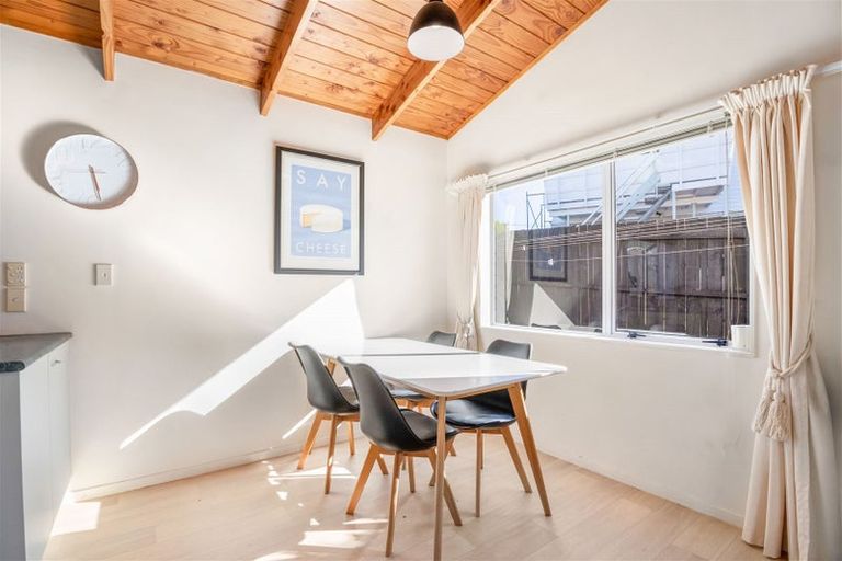 Photo of property in 1/25 Neil Avenue, Te Atatu Peninsula, Auckland, 0610