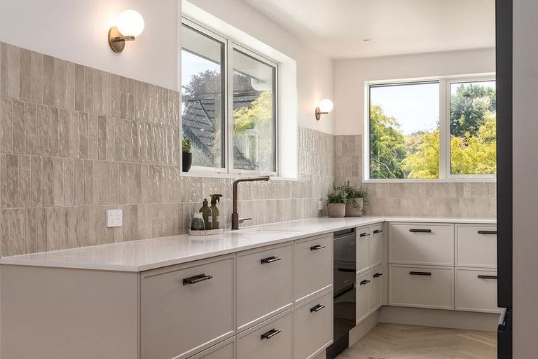 Photo of property in 2/229 Waimea Terrace, Beckenham, Christchurch, 8023