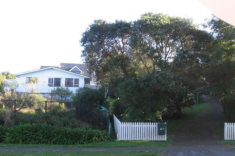 Photo of property in 31 William Street, Waikanae Beach, Waikanae, 5036