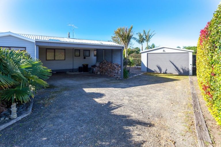 Photo of property in 59 Hahei Beach Road, Hahei, Whitianga, 3591