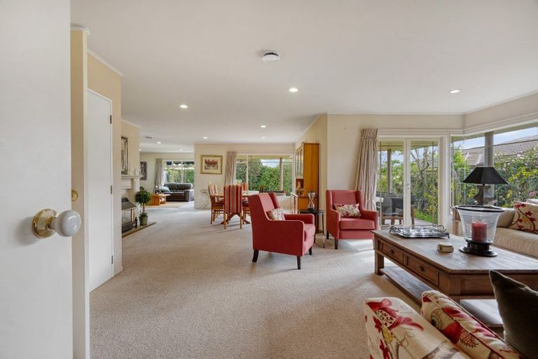 Photo of property in 2 Fulford Place, Havelock North, 4130