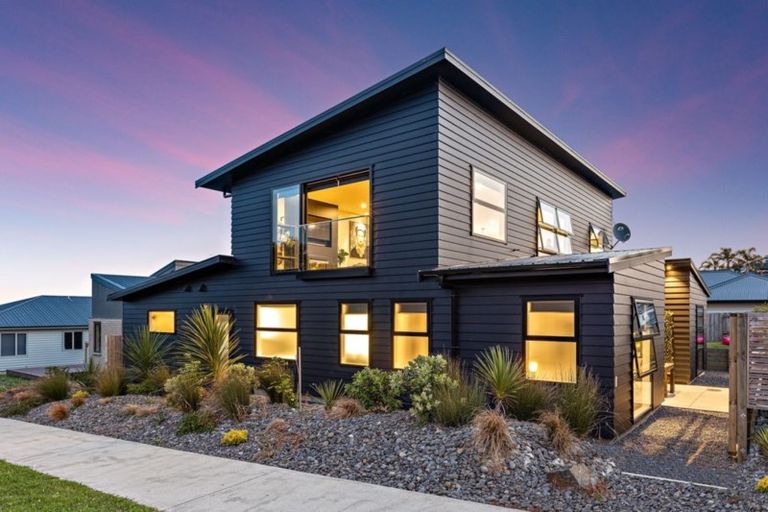 Photo of property in 22 Trevally Place, Snells Beach, 0920