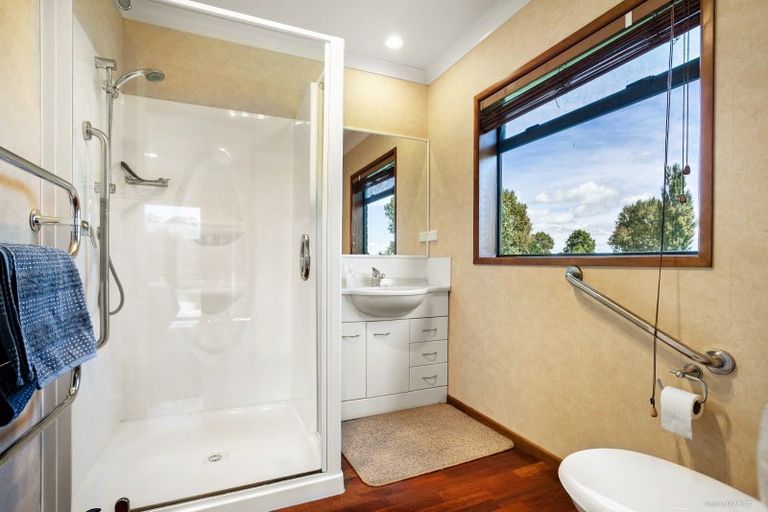 Photo of property in 24 Reynolds Drive, Glenview, Hamilton, 3206