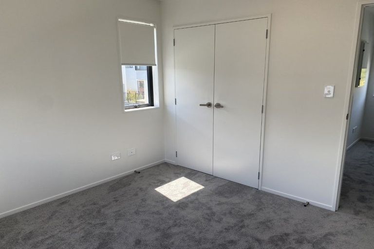 Photo of property in 22 Paetai Lane, Te Atatu Peninsula, 0610