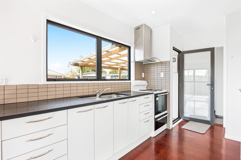 Photo of property in 123 Riverpark Crescent, Henderson, Auckland, 0610