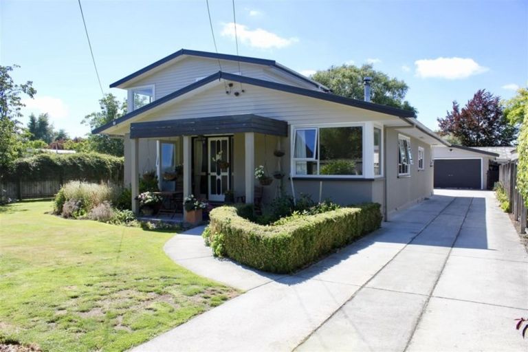 Photo of property in 10 Crofton Road, Harewood, Christchurch, 8051