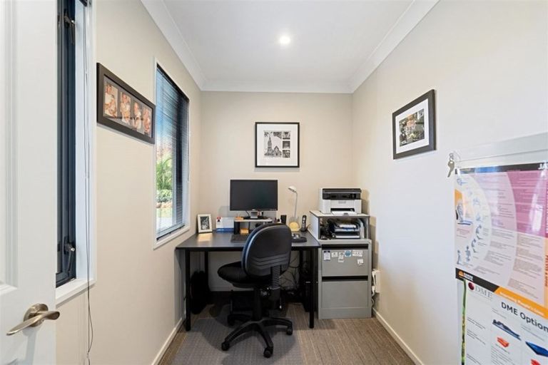 Photo of property in 6 Heacham Lane, Harewood, Christchurch, 8051