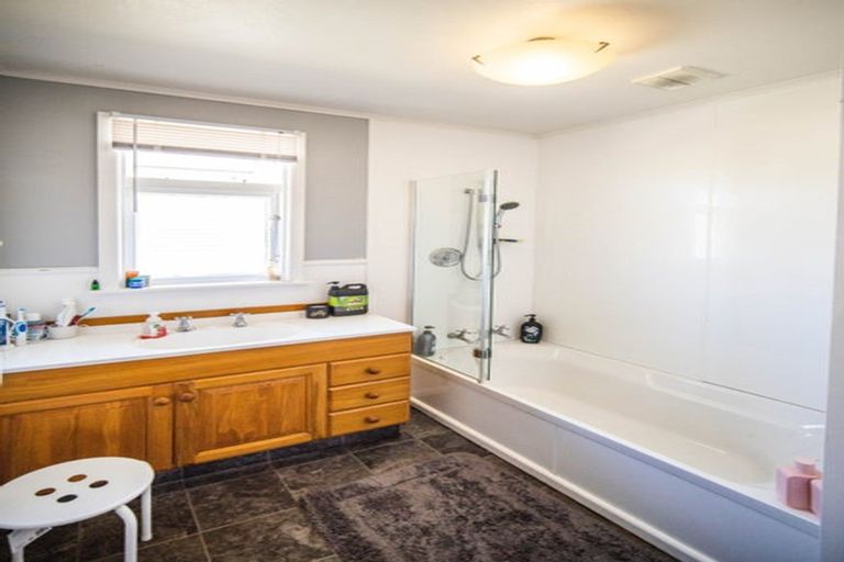 Photo of property in 10 Warwick Street, Oamaru North, Oamaru, 9400