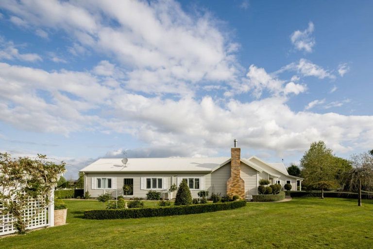 Photo of property in 41 Catra Place, Matangi, Hamilton, 3287