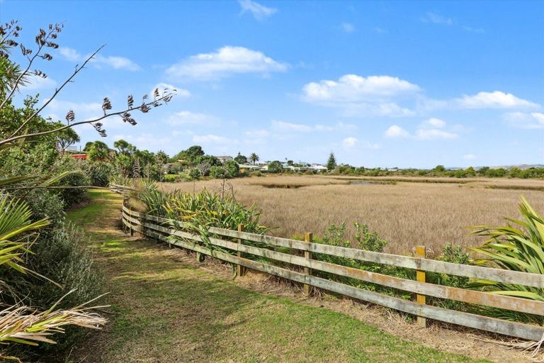 Photo of property in 564a Pukehina Parade, Pukehina, Te Puke, 3189