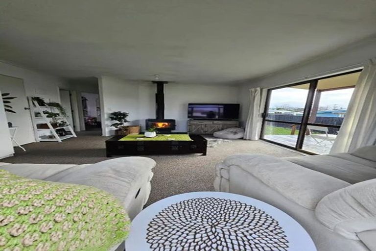 Photo of property in 16 Malcolm Street, Martinborough, 5711