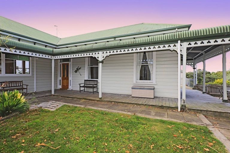 Photo of property in 27 Napier Terrace, Hospital Hill, Napier, 4110