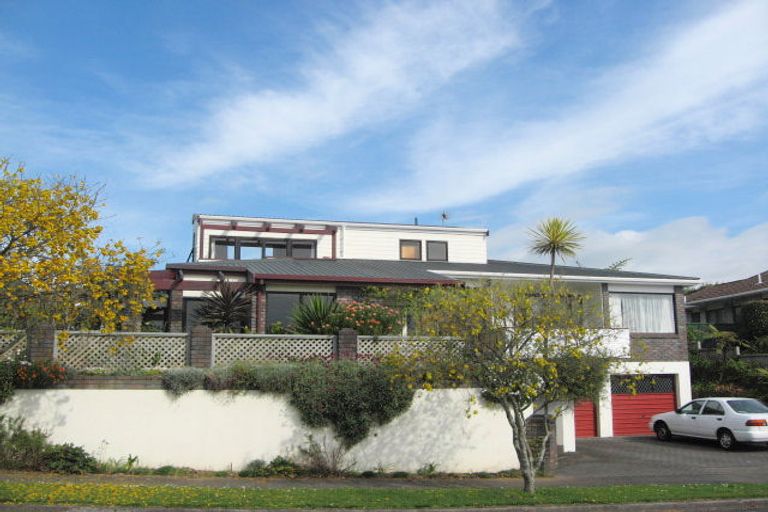 Photo of property in 19 Fairfax Terrace, Frankleigh Park, New Plymouth, 4310