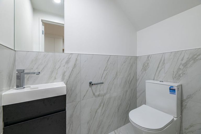 Photo of property in 5/29 Tudor Road, Henderson, Auckland, 0610