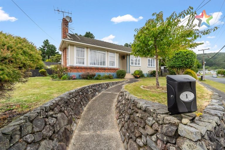 Photo of property in 1 Delaney Drive, Stokes Valley, Lower Hutt, 5019