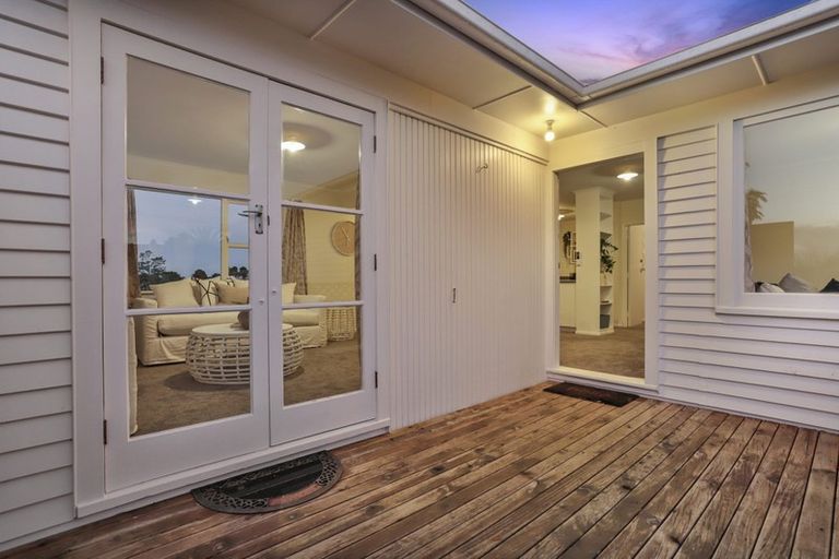 Photo of property in 217 Glengarry Road, Glen Eden, Auckland, 0602