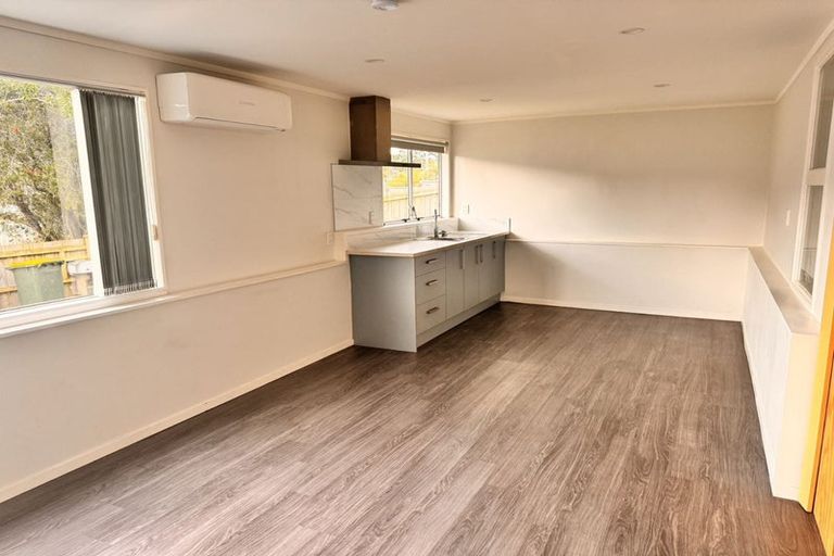 Photo of property in 1/127 Lynn Road, Bayview, Auckland, 0629