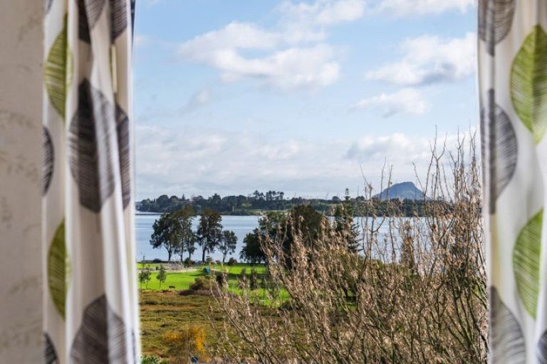 Photo of property in 33 Dingadee Street, Welcome Bay, Tauranga, 3112