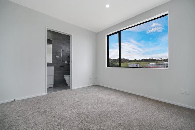 Photo of property in 8a Poruru Close, Papakura, 2110
