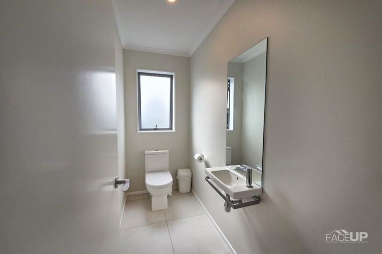 Photo of property in 10 Te Rau Place, Hobsonville, Auckland, 0616