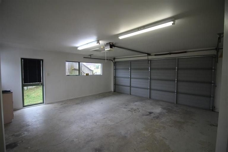 Photo of property in 111 West Harbour Drive, West Harbour, Auckland, 0618