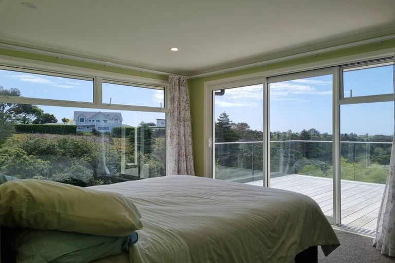 Photo of property in 3 Kapurau Lane, Merrilands, New Plymouth, 4312