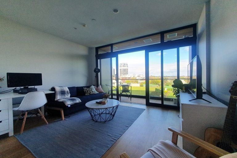 Photo of property in Frank Sargeson Apts, 106/80 Anzac Street, Takapuna, Auckland, 0622