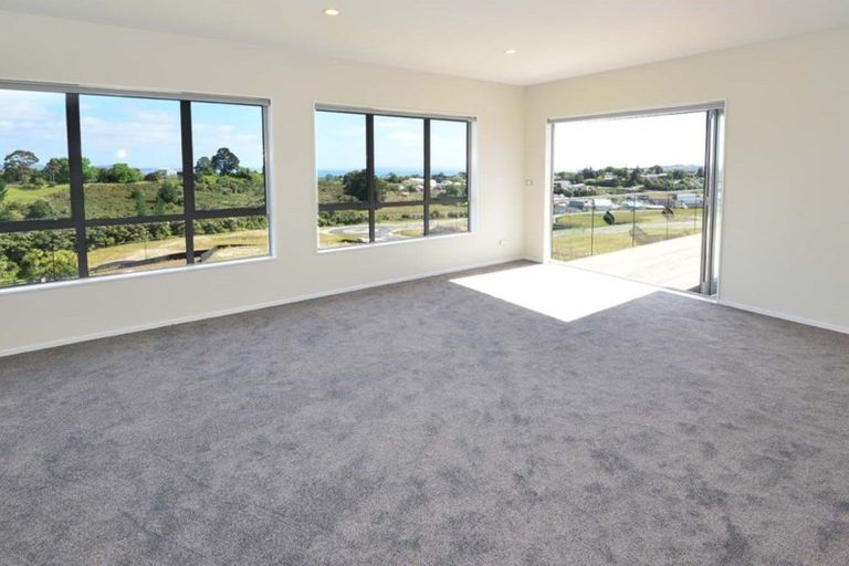 Photo of property in 14 Ruth Craig Place, Stanmore Bay, Whangaparaoa, 0932