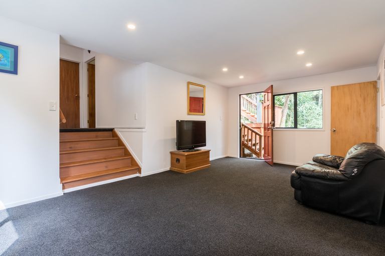 Photo of property in 59 Laingholm Drive, Laingholm, Auckland, 0604