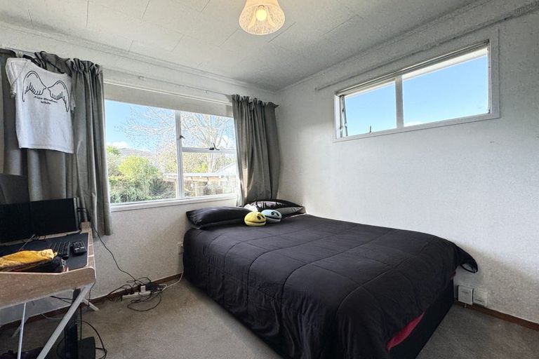 Photo of property in 14 Vina Place, Massey, Auckland, 0614