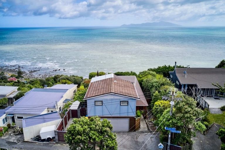 Photo of property in 1 Haunui Way, Pukerua Bay, 5026
