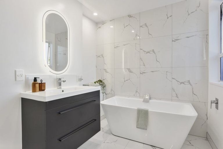 Photo of property in 10 Hossack Close, Belfast, Christchurch, 8051