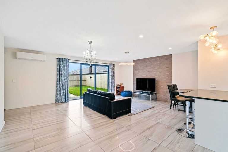 Photo of property in 6 Olearia Lane, Halswell, Christchurch, 8025