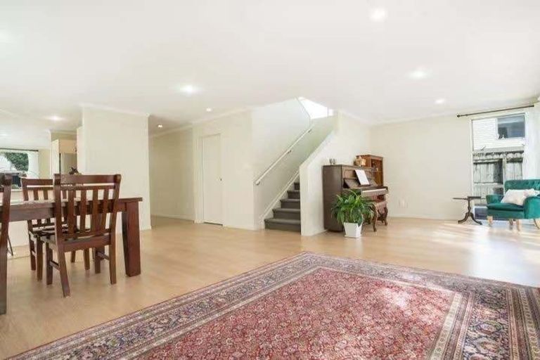 Photo of property in 23 The Track, Takanini, 2112