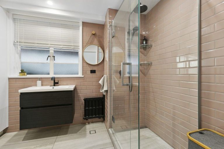 Photo of property in Wharenui Apartments, 274 Oriental Parade, Oriental Bay, Wellington, 6011