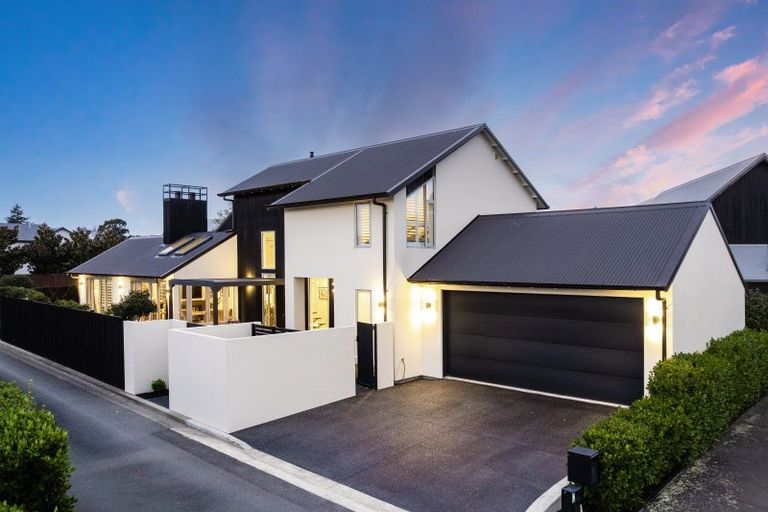 Photo of property in 18 Millpond Place, Parklands, Christchurch, 8083