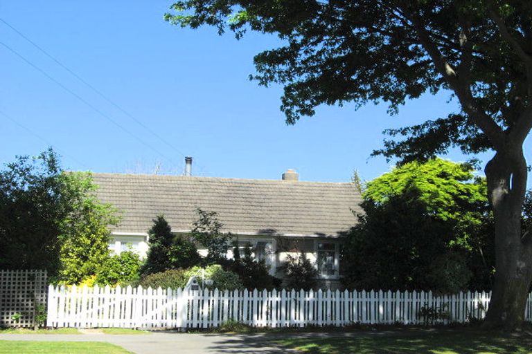Photo of property in 53 Guildford Street, Burnside, Christchurch, 8053