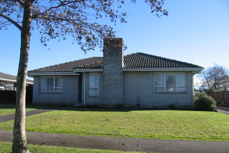 Photo of property in 38 Abraham Crescent, Milson, Palmerston North, 4414
