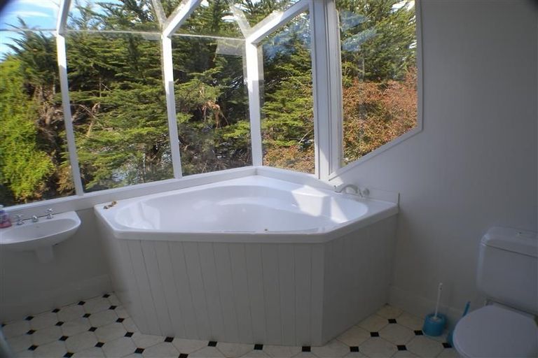 Photo of property in 7 Ngaio Street, Macandrew Bay, Dunedin, 9014