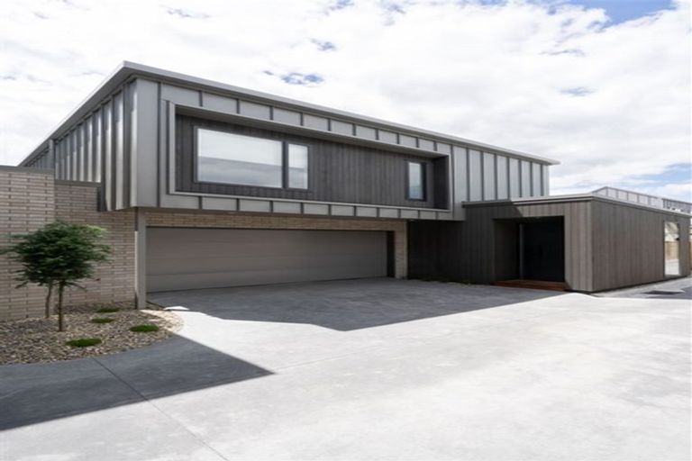 Photo of property in 2/23 Strowan Avenue, Fairfield, Hamilton, 3214