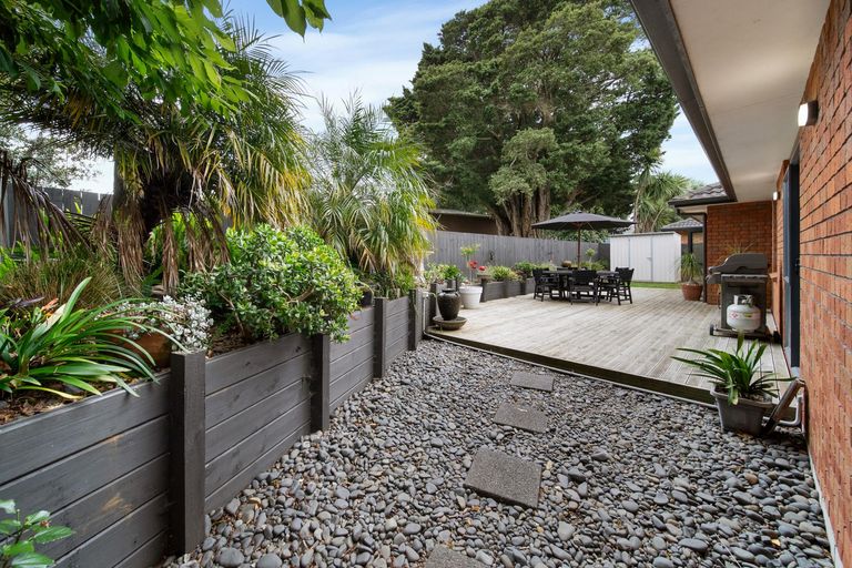Photo of property in 17a Callis Avenue, Opaheke, Papakura, 2113