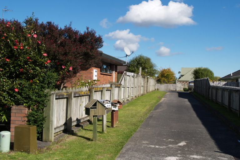 Photo of property in 2/44 West Fairway, Golflands, Auckland, 2013